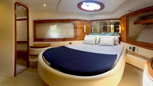 Suíte INTERMARINE AZIMUT 680 FULL